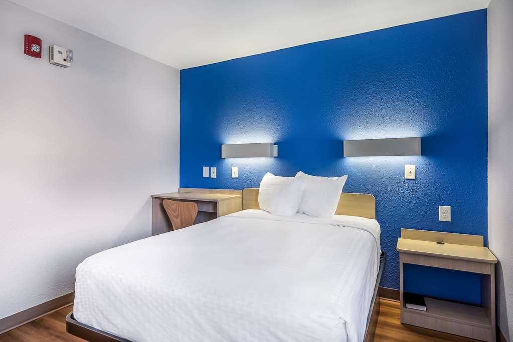 Americas Best Value Inn East Peoria Habitación foto