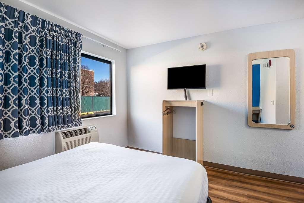 Americas Best Value Inn East Peoria Habitación foto