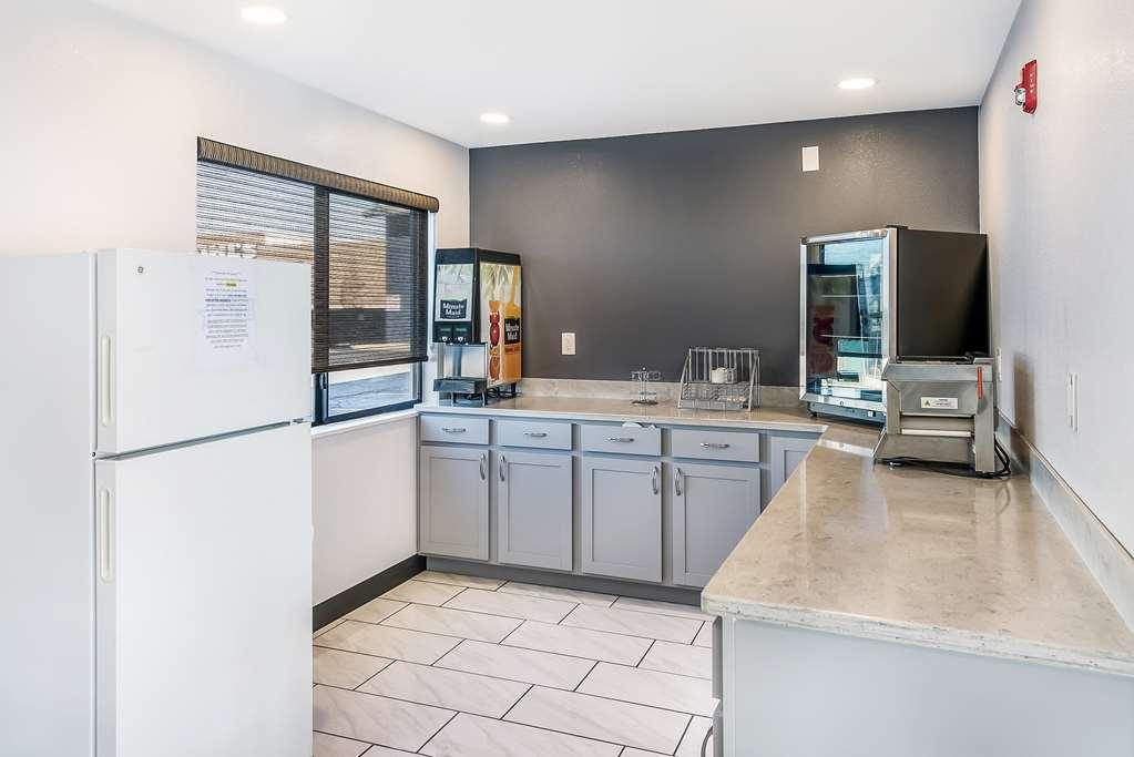 Americas Best Value Inn East Peoria Restaurante foto