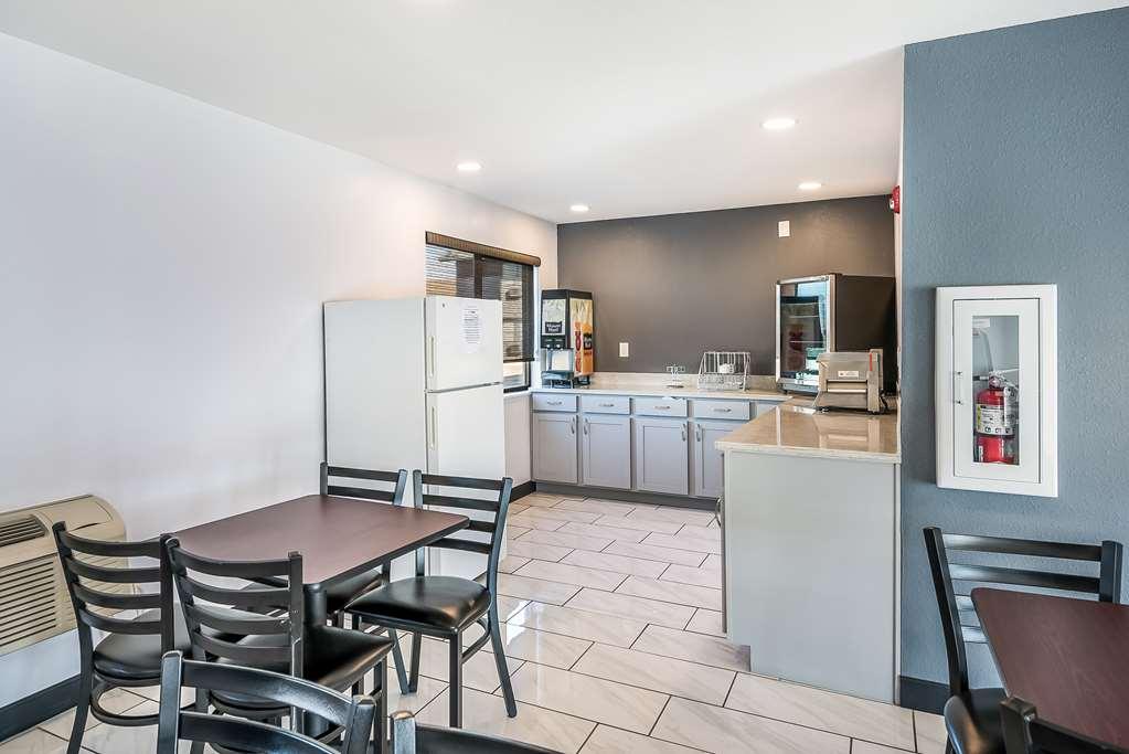 Americas Best Value Inn East Peoria Restaurante foto