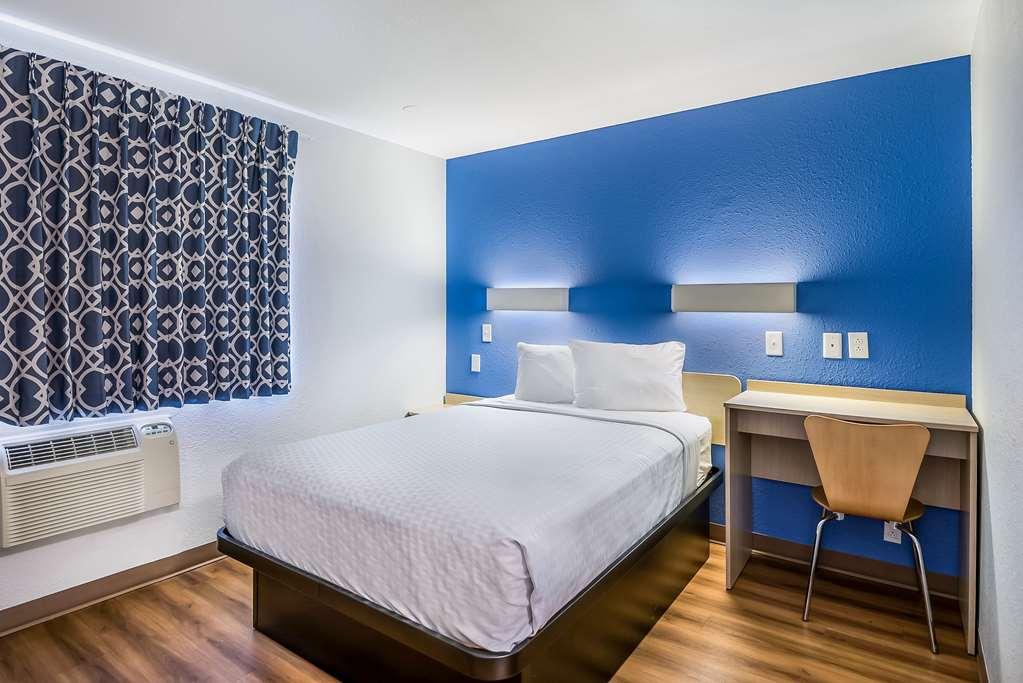 Americas Best Value Inn East Peoria Habitación foto