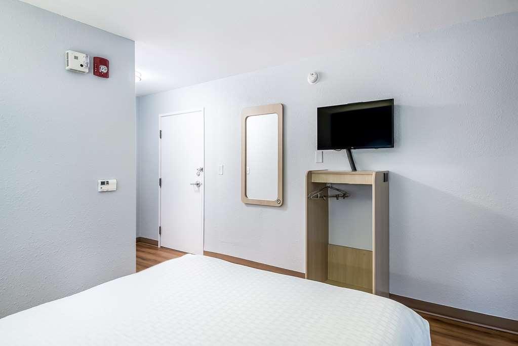 Americas Best Value Inn East Peoria Habitación foto