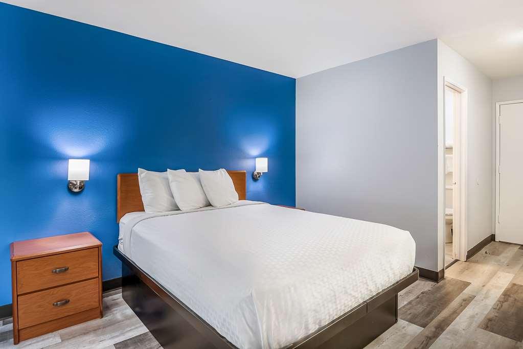 Americas Best Value Inn East Peoria Habitación foto