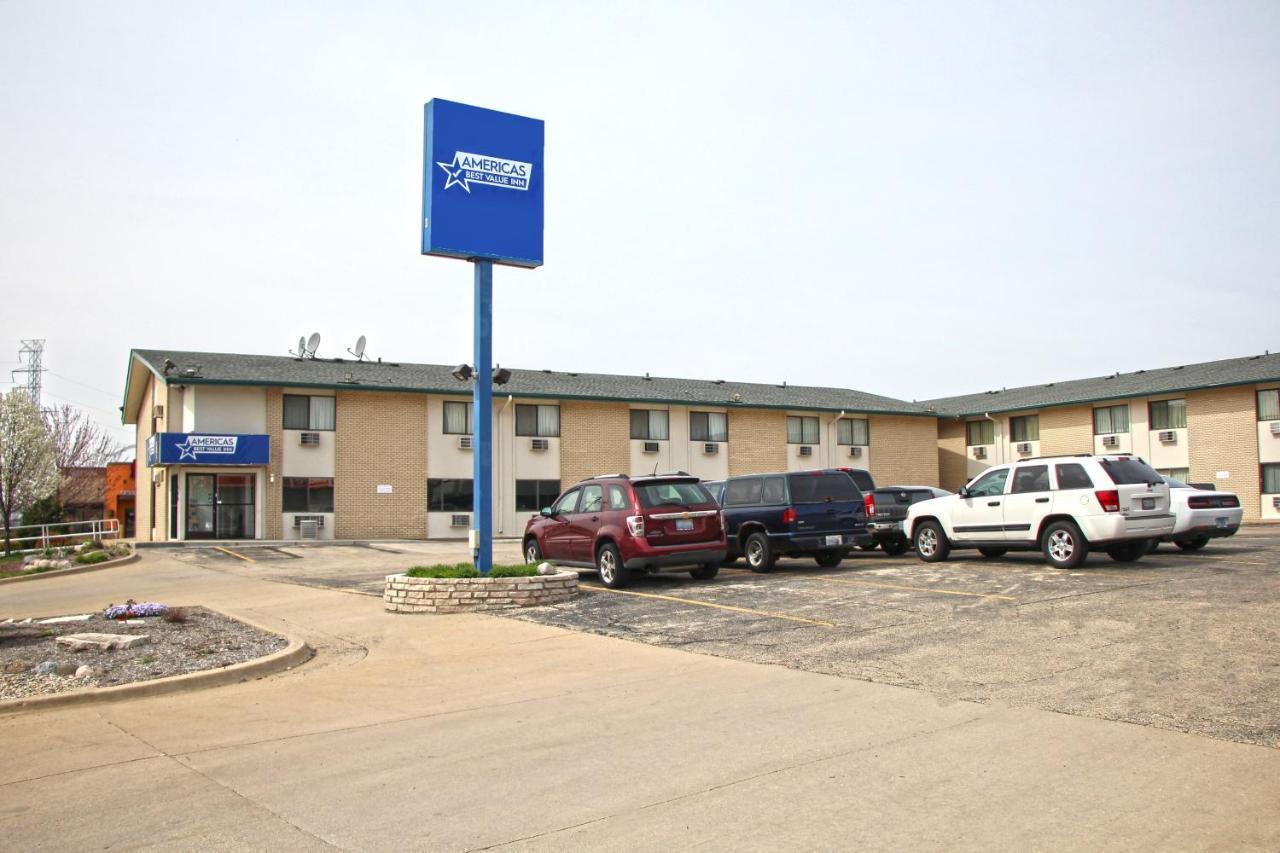 Americas Best Value Inn East Peoria Exterior foto